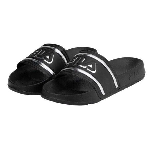 Damskie Klapki Z Logo Morro Bay. Czarne klapki Fila, bez wzorów, z materiału, z otwartym noskiem, bez obcasa. Za 136.99 zł.