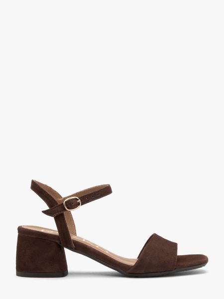 Ciemnobrązowe sandały damskie na słupku. Brązowe sandały Ryłko, bez wzorów, ze skóry, klasyczne, bez obcasa, na obcasie, bez zapięcia. Za 379.99 zł.