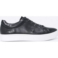 Vagabond - Tenisówki. Czarne trampki Vagabond, bez wzorów, z materiału, bez zapięcia. W wyprzedaży za 249.90 zł.