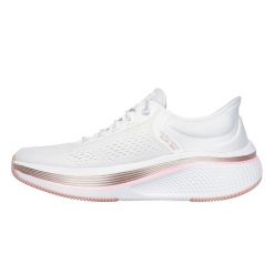 Kapcie SKECHERS GO RUN ELEVATE 2.0 BANYAN Biały. Białe obuwie domowe Skechers, bez wzorów, z tkaniny, bez zapięcia. Za 429.99 zł.