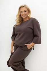 Bluzka z rękawem 3/4 i z rozcięciami po bokach Simple Routine taupe/mokka Plus Size Oversize. Brązowe bluzki Moda Size Plus Iwanek, l, bez wzorów, z bawełny, biznesowe, bez kołnierzyka, plus size, bez ramiączek. Za 179.90 zł.