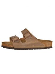 Birkenstock Skórzane klapki "Arizona" w kolorze jasnobrązowym rozmiar: 42. Brązowe klapki Birkenstock, bez wzorów, bez obcasa. Za 494.95 zł.