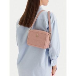 Torebka Beverly Hills Polo Club. Czerwone listonoszki Beverly Hills Polo Club, bez wzorów, bez dodatków. Za 249.99 zł.