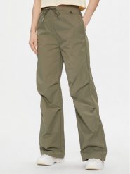 Calvin Klein Jeans Spodnie materiałowe Parachute Pant J20J222609 Khaki Regular Fit. Brązowe spodnie materiałowe Calvin Klein Jeans, s, bez wzorów, z jeansu. Za 259.99 zł.