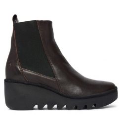 Botki Fly London. Brązowe botki Fly London, bez wzorów, bez obcasa, na koturnie, bez zapięcia. Za 749.99 zł.