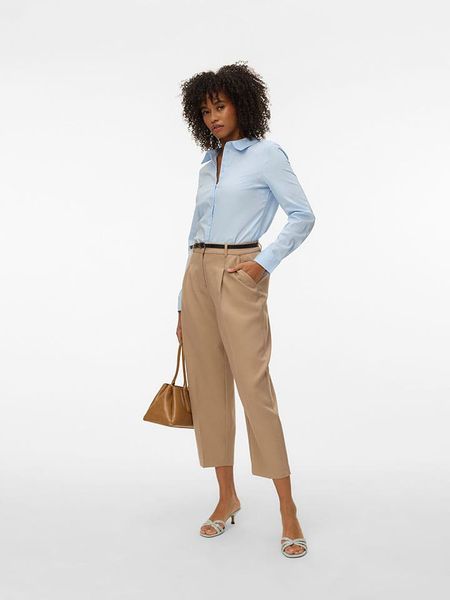 Vero Moda Spodnie w kolorze beżowym rozmiar: S/L32. Brązowe spodnie materiałowe Vero Moda, l, bez wzorów, z materiału. Za 129.95 zł.