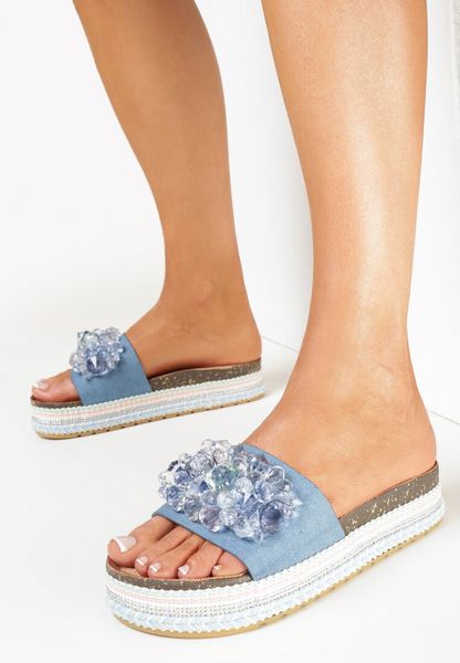 Niebieskie Klapki na Plecionej Podeszwie z Szerokim Paskiem Polinda. Niebieskie klapki Born2be, bez wzorów, bez obcasa, na płaskiej podeszwie. Za 99.99 zł.