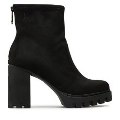 Botki Calvin Klein Jeans. Czarne botki Calvin Klein Jeans, bez wzorów, z jeansu, bez obcasa, na słupku, bez zapięcia. Za 799.99 zł.