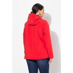 Damskie Kurtka softshellowa HYPRAR hydrofobowa guziki-kołki. Czerwone kurtki sportowe Ulla Popken, plus size, bez wzorów, z materiału, bez kaptura, trekkingowe. W wyprzedaży za 383.99 zł.