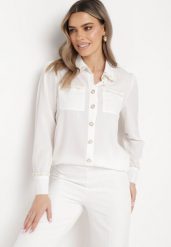 Biała Koszula o Klasycznym Fasonie z Perełkami Novellia. Białe koszule Born2be, m, bez wzorów, eleganckie, bez kołnierzyka, bez ramiączek. Za 139.99 zł.
