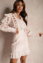 Różowy Komplet Ażurowy z Bawełną Spódnica i Koszula Ozdobiona Guzikami z Pereł Leninia. Czerwone koszule Renee, m, z aplikacjami, z bawełny, eleganckie, bez kołnierzyka, bez ramiączek. Za 89.99 zł.