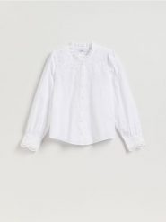 Koszula z ażurową wstawką - biały. Białe koszule Reserved, l, w ażurowe wzory, z bawełny, bez kołnierzyka, bez ramiączek. Za 139.99 zł.