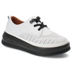 Białe Półbuty Artiker Modne Obuwie Damskie. Białe czółenka Artiker, bez wzorów, z materiału, bez obcasa, na koturnie, bez zapięcia. Za 186.99 zł.