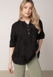 Czarna Koszula z Wiskozy z Haftowanymi Kwiatami Sylimeine. Czarne koszule Born2be, l, z aplikacjami, z materiału, casualowe, bez kołnierzyka, plus size, bez ramiączek. Za 89.99 zł.
