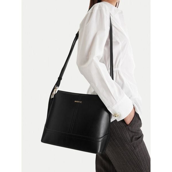 Torebka MEXX. Czarne listonoszki Mexx, bez wzorów, bez dodatków. Za 179.99 zł.