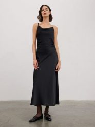 BGN Sukienka w kolorze czarnym rozmiar: 40. Czarne sukienki BGN, na imprezę, bez wzorów, bez kołnierzyka, bez ramiączek, maxi. Za 194.45 zł.