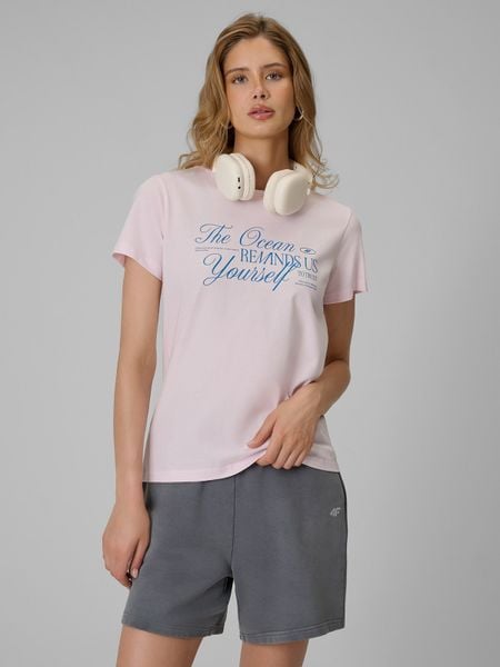4F T-shirt regular z nadrukiem damski - różowy L. Czerwone t-shirty 4f, l, bez wzorów, z bawełny, bez kołnierzyka, bez ramiączek. W wyprzedaży za 39.99 zł.