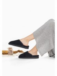 Gooce Wełniane kapcie "Emeralda" w kolorze czarnym rozmiar: 37. Czarne obuwie domowe Gooce, bez wzorów, ze skóry, bez zapięcia. Za 173.99 zł.