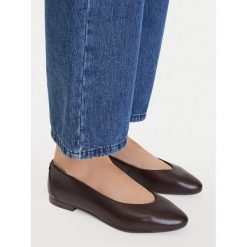 Baleriny Lasocki. Brązowe baleriny Lasocki, bez wzorów, bez obcasa. Za 149.99 zł.