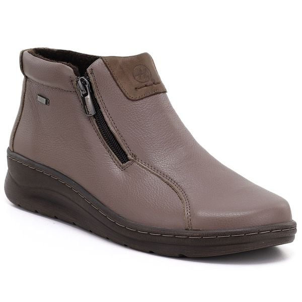 Skórzane botki damskie na klinie khaki Helios 786. Brązowe botki Helios, bez wzorów, ze skóry, bez obcasa, bez zapięcia. Za 369.99 zł.