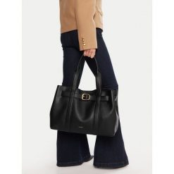 Torebka Calvin Klein. Czarne torebki klasyczne Calvin Klein, bez wzorów, bez dodatków. Za 431.99 zł.