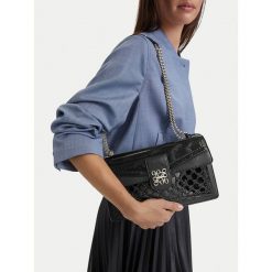 Torebka Nine West. Czarne listonoszki Nine West, bez wzorów, bez dodatków. Za 329.99 zł.