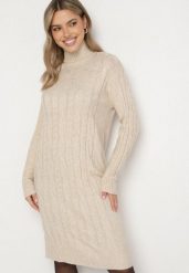 Jasnobeżowa Sweterkowa Sukienka z Golfem Wełną i Bawełną Ozdobiona Splotem Reiania. Brązowe sukienki Born2be, do pracy, bez wzorów, z bawełny, biznesowe, bez kołnierzyka, bez ramiączek, proste. Za 79.99 zł.
