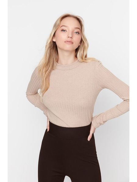 Trendyol Koszulka w kolorze beżowym rozmiar: XL. Brązowe bluzki Trendyol, xl, bez wzorów, z bawełny, bez kołnierzyka, bez ramiączek. Za 35.10 zł.