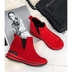 Botki damskie Sixth Sens JW62 Czerwone. Czerwone botki Sixth Sens, bez wzorów, z materiału, bez obcasa, na koturnie, bez zapięcia. Za 119.00 zł.