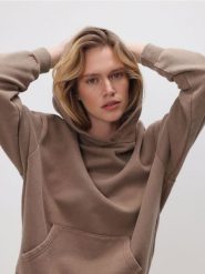 Bawełniana bluza - brązowy. Brązowe bluzy sportowe Reserved, l, bez wzorów, z bawełny, bez kaptura. Za 119.99 zł.