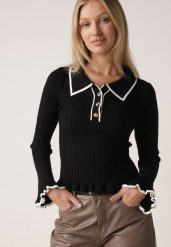 Czarny Sweter z Wiskozą w Stylu Retro z Kołnierzykiem i Guzikami Sarrise. Czarne kardigany Born2be, s, z aplikacjami, z dzianiny. Za 99.99 zł.