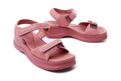 AZALEIA 18451 VERA THERAPY PAP AD 91128 nude dark, sandały damskie. Czerwone sandały Azaleia, bez wzorów, bez obcasa, bez zapięcia. Za 167.92 zł.