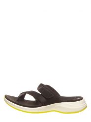 Clarks Japonki w kolorze czarnym rozmiar: 37. Czarne klapki Clarks, bez wzorów, z otwartym noskiem, bez obcasa. Za 199.45 zł.
