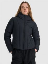 4F Kurtka puchowa z wypełnieniem syntetycznym damska - czarna M. Czarne kurtki sportowe 4f, m, bez wzorów, z dzianiny, z kapturem. Za 329.99 zł.