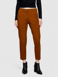 Sisley Chinosy 48M855BK7 Brązowy Slim Fit. Brązowe spodnie materiałowe Sisley, m, bez wzorów, z bawełny. Za 279.99 zł.