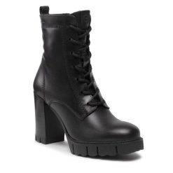 Botki Tamaris. Czarne botki Tamaris, bez wzorów, bez obcasa, na słupku, bez zapięcia. Za 419.99 zł.