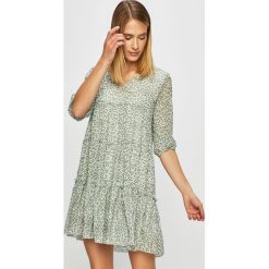 Haily's - Sukienka. Zielone sukienki Haily's, na co dzień, s, bez wzorów, z materiału, casualowe, bez kołnierzyka, bez ramiączek, mini, proste. W wyprzedaży za 99.90 zł.