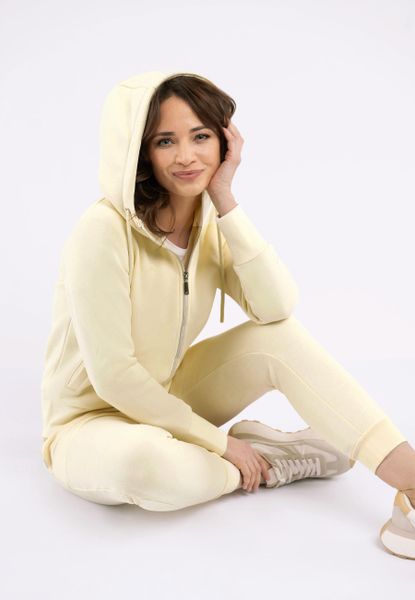 Dresowe spodnie N-LARA. Żółte spodnie dresowe Volcano, s, bez wzorów, z bawełny. Za 129.99 zł.