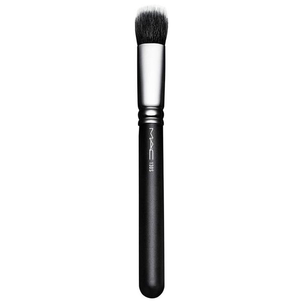 MAC 130S Short Duo Fibre Pędzle do pudru 1 ct 1 szt. Pędzle MAC. Za 225.00 zł.