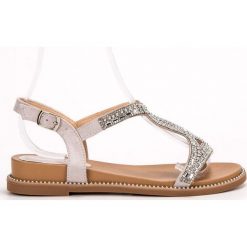 Bello Star szare Zamszowe Sandały Z Kryształkami. Szare sandały BELLO STAR, z aplikacjami, z materiału, retro, bez obcasa, bez zapięcia. Za 79.00 zł.