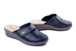 Inblu GI-30 004 granatowy, klapki damskie. Niebieskie klapki Inblu, bez wzorów, bez obcasa, na koturnie. Za 94.99 zł.