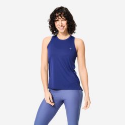 Koszulka fitness damska Domyos bez rękawów. Niebieskie koszulki sportowe DOMYOS, bez wzorów, z elastanu, bez ramiączek, na fitness i siłownię. Za 39.99 zł.