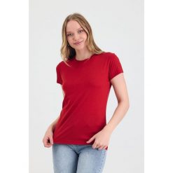Koszulka turystyczna damska 100% Merino WOOLONA Pera. Czerwone koszulki sportowe WOOLONA, bez wzorów, bez ramiączek. W wyprzedaży za 261.00 zł.