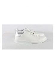 C'M Sneakersy w kolorze srebrno-białym rozmiar: 36. Białe trampki C'M, bez wzorów, z materiału, bez zapięcia. Za 91.77 zł.