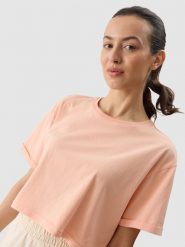4F T-shirt crop top z nadrukiem damski - koralowy L. Czerwone t-shirty 4f, l, bez wzorów, z bawełny, bez kołnierzyka, bez ramiączek. W wyprzedaży za 39.99 zł.