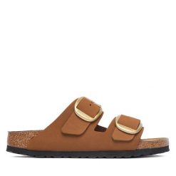 Klapki Birkenstock. Brązowe klapki Birkenstock, bez wzorów, bez obcasa. Za 674.99 zł.