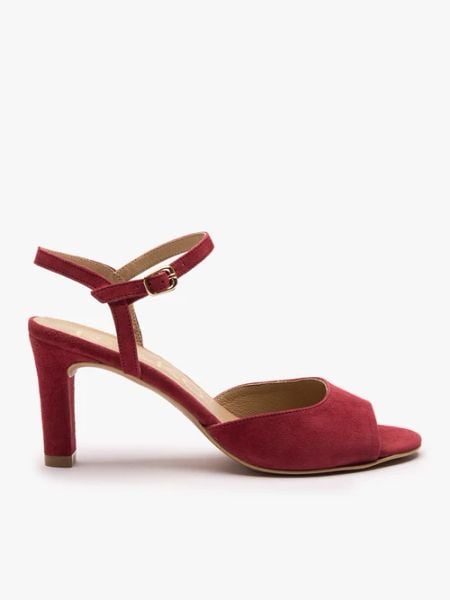 Bordowe sandały na obcasie. Czerwone sandały Ryłko, bez wzorów, ze skóry, eleganckie, z okrągłym noskiem, bez obcasa, na obcasie, bez zapięcia. Za 399.99 zł.