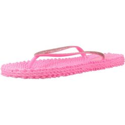 Sandały ILSE JACOBSEN CHEERFUL01 Rose. Czerwone sandały Ilse Jacobsen, bez wzorów, z gumy, bez obcasa, bez zapięcia. Za 152.99 zł.