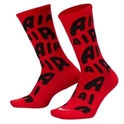 Skarpety Unisex Dla Dorosłych Essentials Everyday. Czerwone skarpety Nike, bez wzorów. Za 100.99 zł.