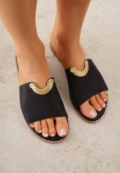 Czarne Klapki VICES z Biżuteryjnym Detalem w Kształcie Łuku Himemelle. Czarne klapki Born2be, z aplikacjami, z jeansu, bez obcasa, na płaskiej podeszwie. Za 79.99 zł.